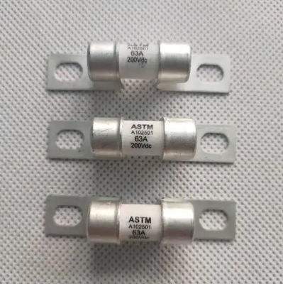 90V 125 Amp Automotive Fuse Ceramic Material Stud Mount Untuk EV