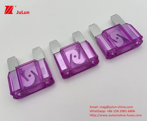Medium Size Plug In Automotive Blade Fuses 10A Kecil Tekanan Rendah 32V PC Bahan Suhu Tinggi